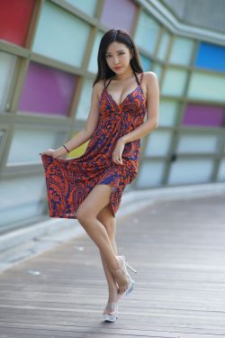 美女虐狗视频