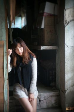艳妇扶着巨龙缓缓坐下小说
